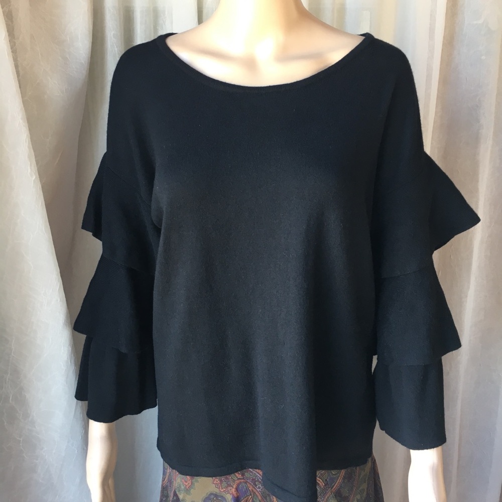 Neiman Marcus Tiered Ruffle Sleeve Sweater M-L